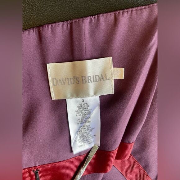 DAVID’S BRIDAL Dress  - Picture 4 of 17